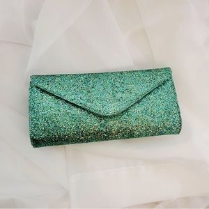 COPY - Clutch in Glitter Blue